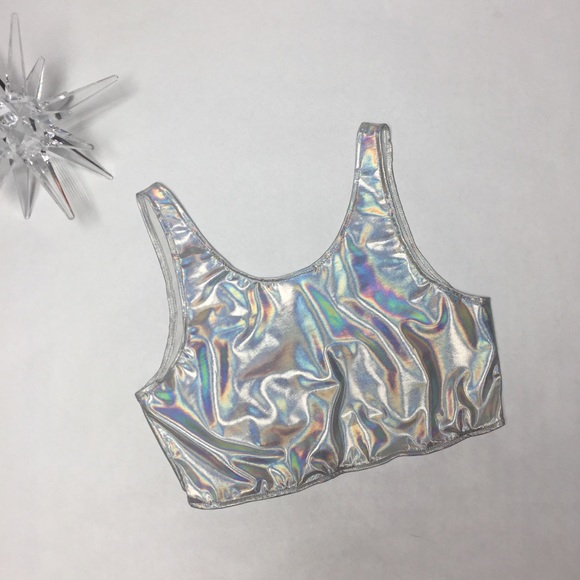🚫SOLD ON DEPOP🚫 ✨ Holographic Heart Crop ✨ - Picture 3 of 3